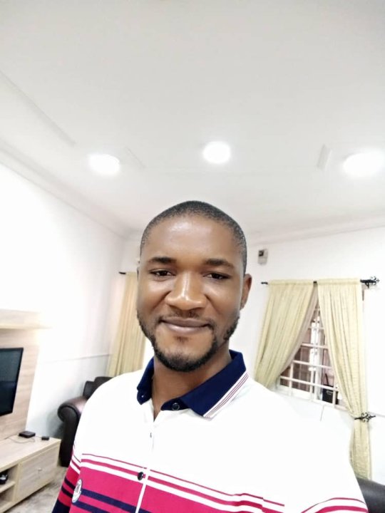 Nwobodo Franklin - Biology, English, Physics tutor