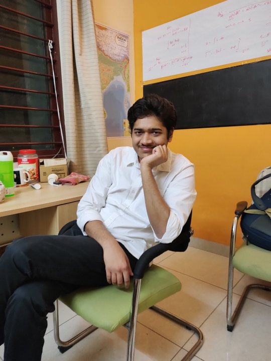 Vinod Achal - Physics, Mathematics tutor