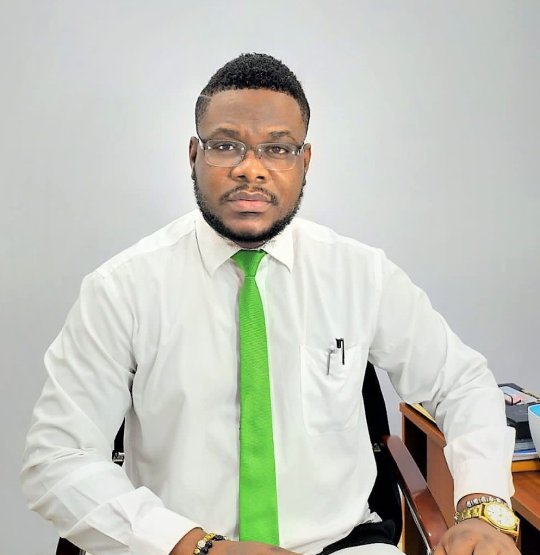 ANTONIO LUKE - English tutor