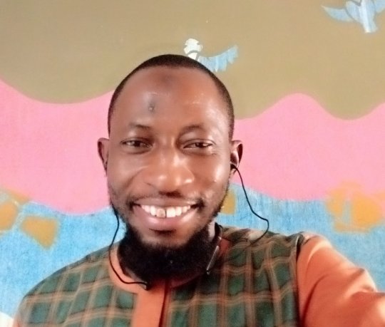 Yusuf Tinuola Oloyede - English tutor