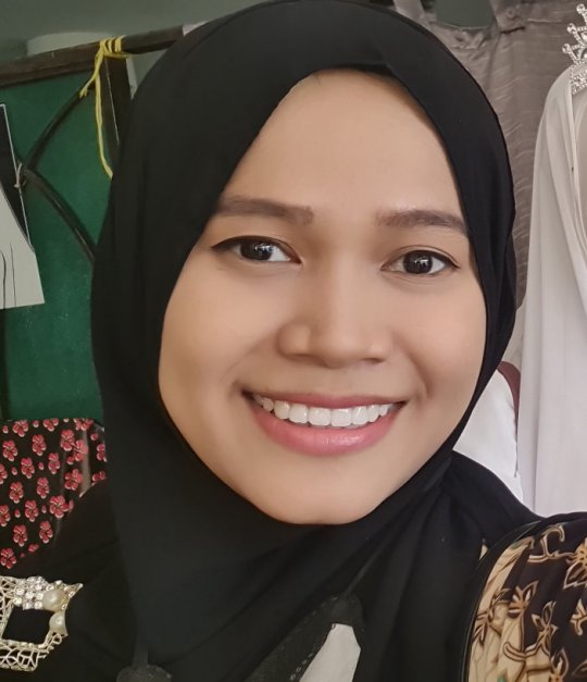 Chaerunnisa Rosmita - Natural Science, Biology, English, Mathematics, Chemistry, Physics, Religion tutor