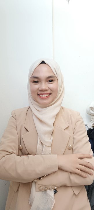 Riana Sitohang Nova - English tutor