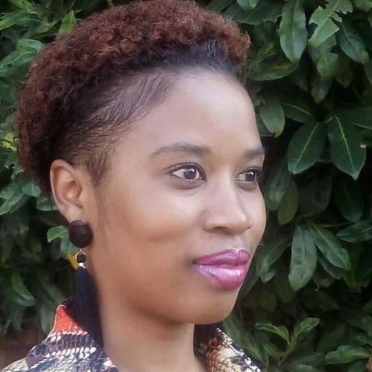 Theko Ayanda - English tutor