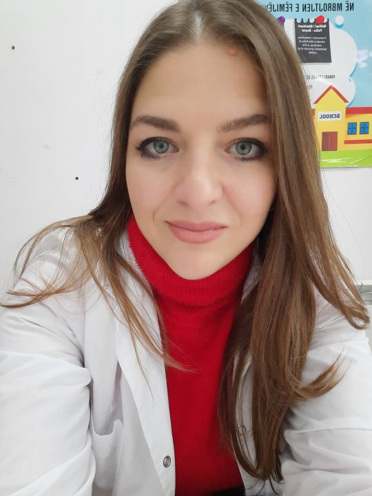 Qoshi Eriona - English tutor